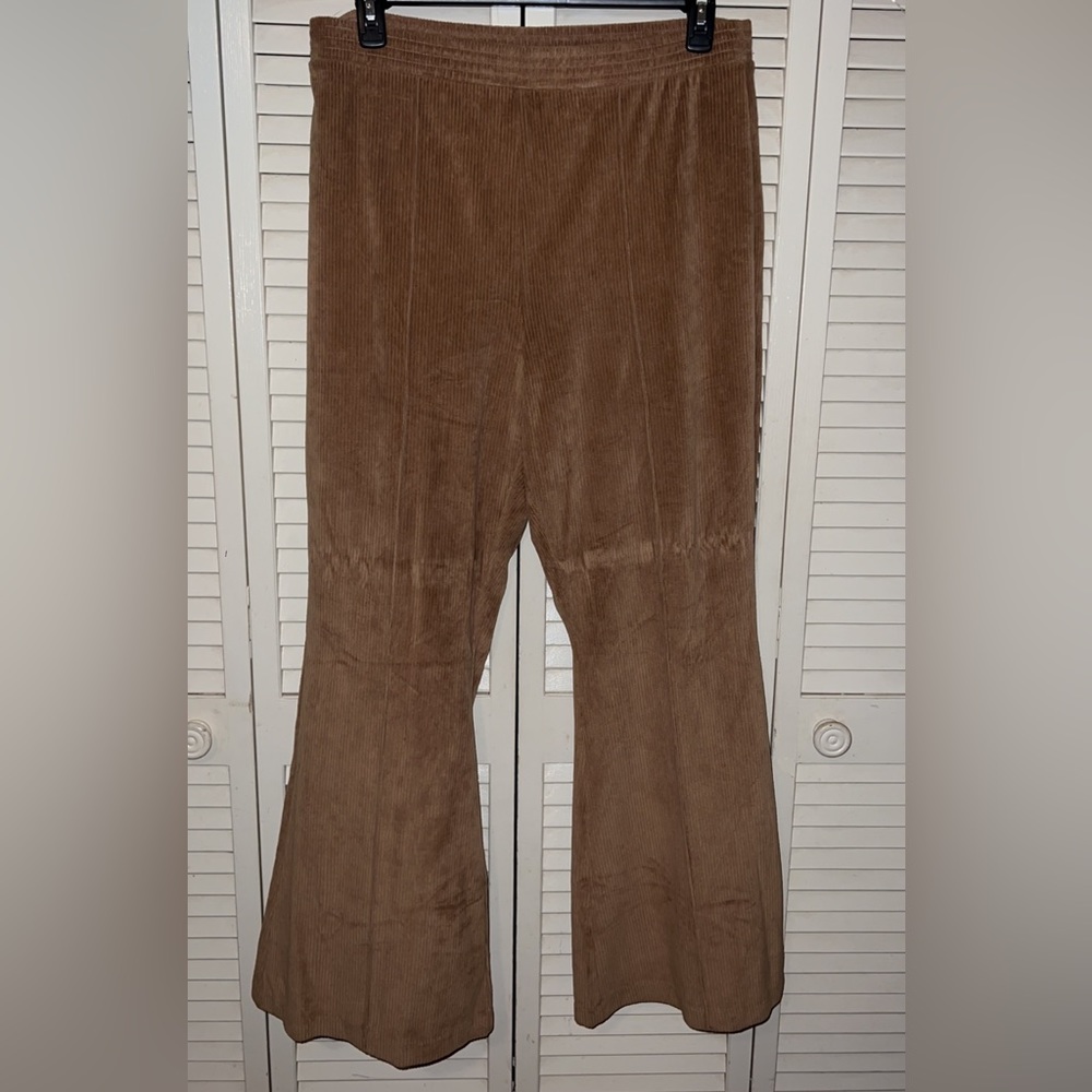 AERIE GROOVE-ON RIB VELOUR FLARE PANT